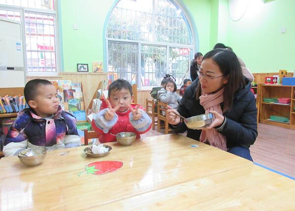 榮幼：召開“合理膳食 促幼兒健康成長”伙委會